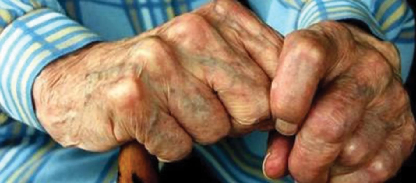 Τι καταγγέλλει η κόρη του 89χρονου που έπεσε από μπαλκόνι γηροκομείου στην Αγία Παρασκευή και σκοτώθηκε